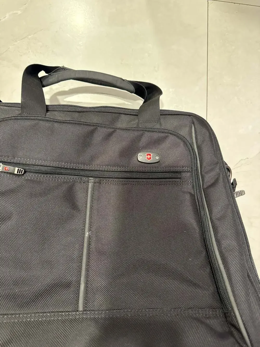 Wenger SwissGear Patriot II Rolling Laptop Case with Warner Bros Logo